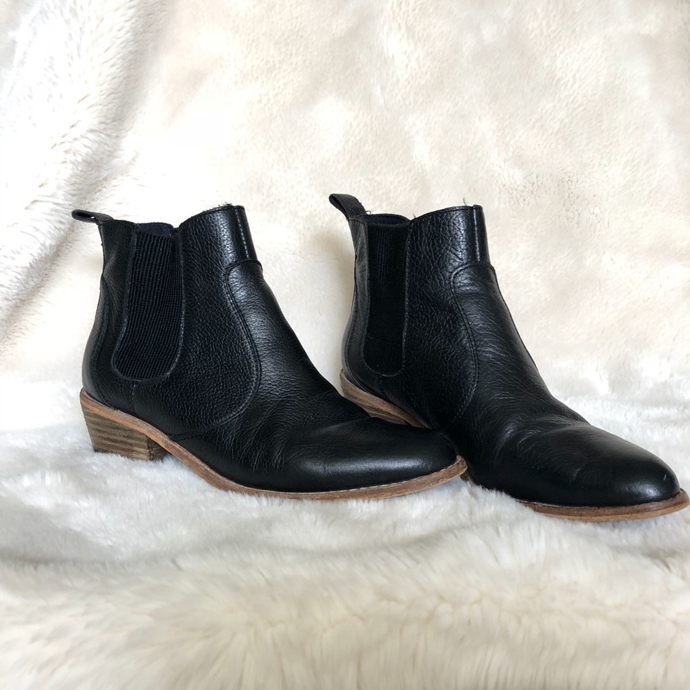 Chelsea boots